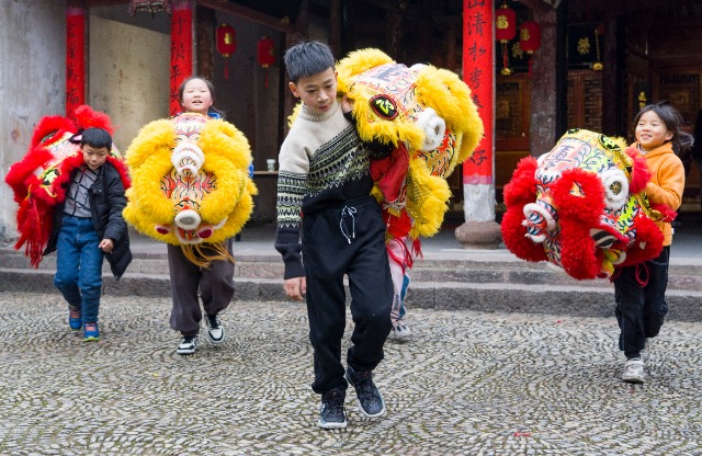 雄獅少年張鎮(zhèn)浩(中) 寧?？h教育局提供.jpg