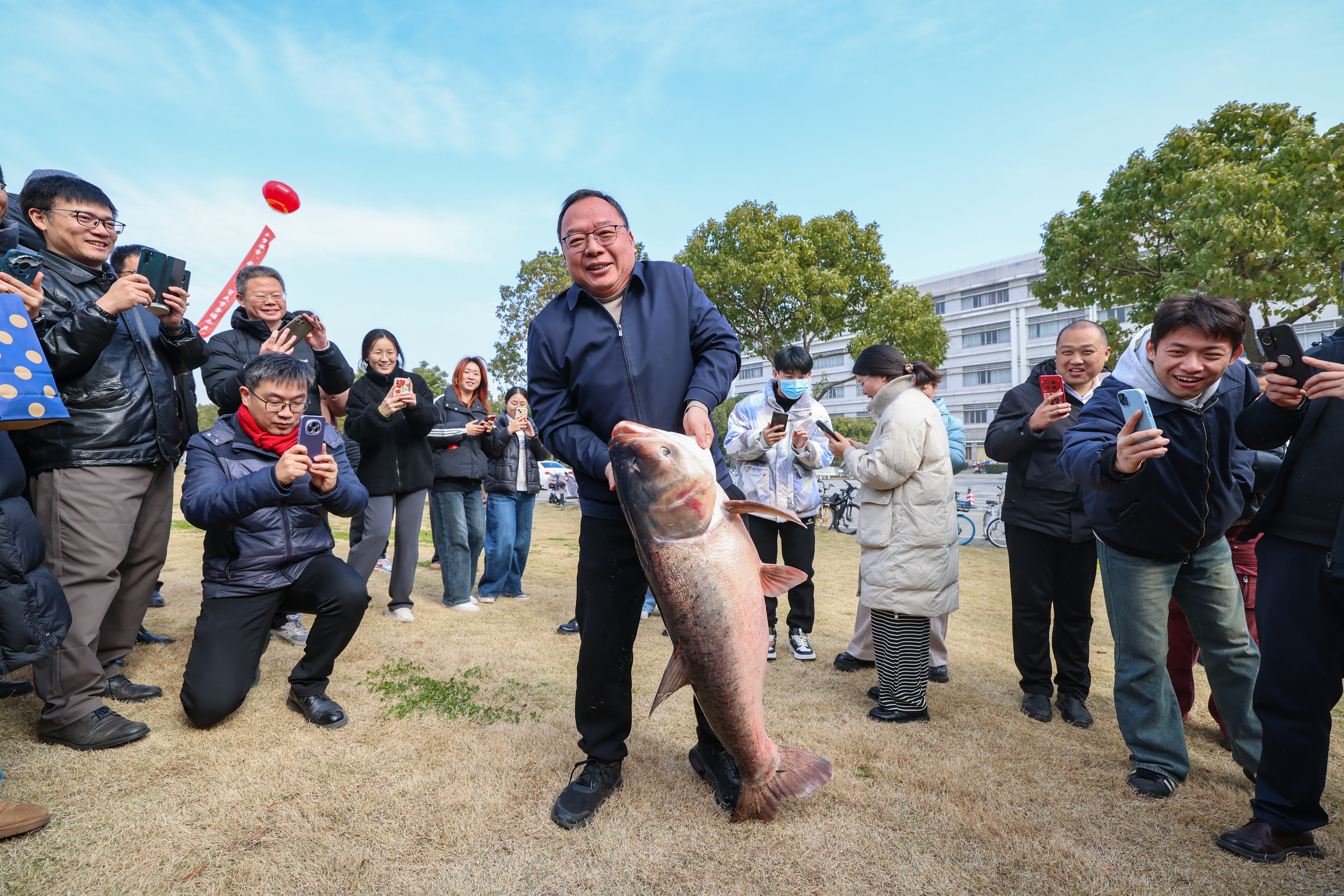 捕魚活動現場。學校供圖