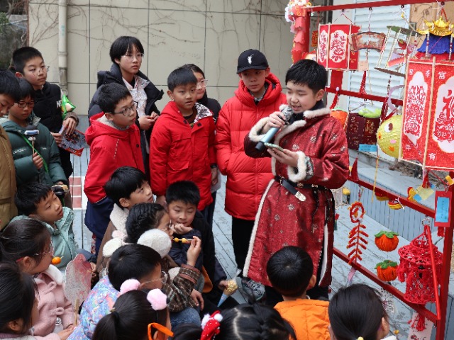 寧波寧?？h銀河小學(xué)舉行非遺特色的開學(xué)活動 學(xué)校供圖.jpg